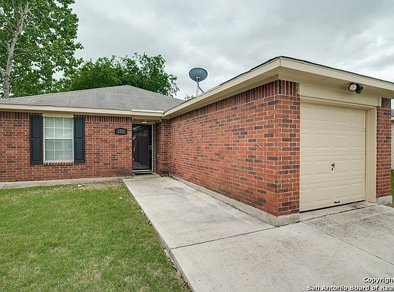2nd image of 9258 Encino Vlg