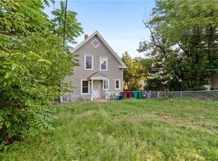 569 Robinson St, Woonsocket, RI 02895