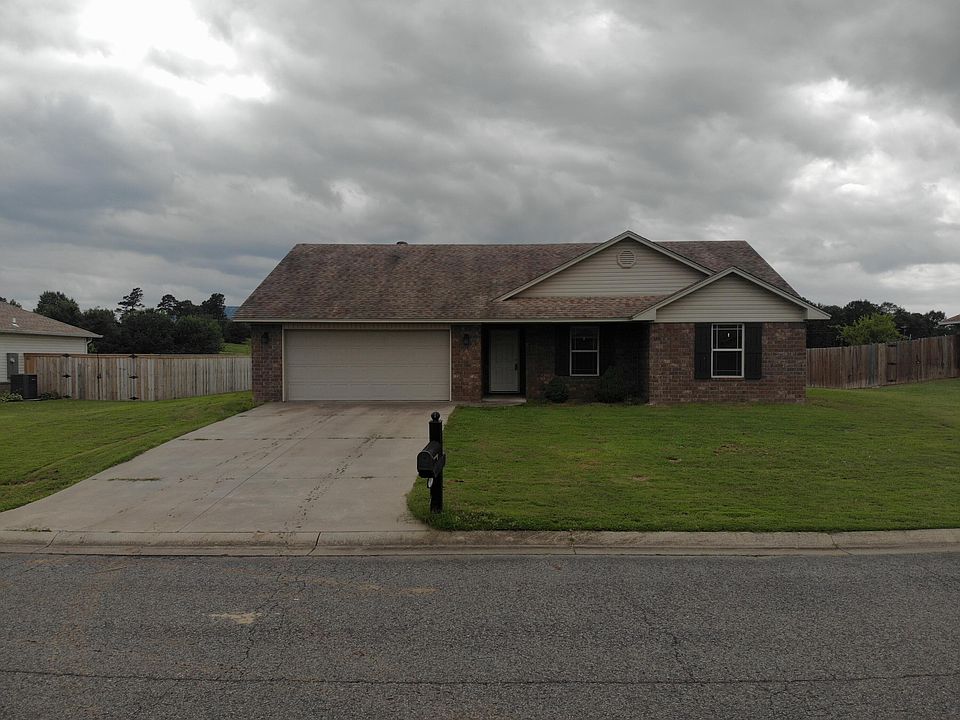 1st image of 103 Country Oaks Dr