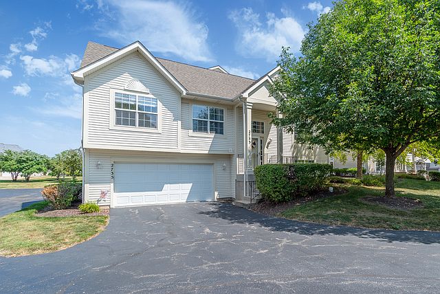 1st image of 2735 Canyon Dr