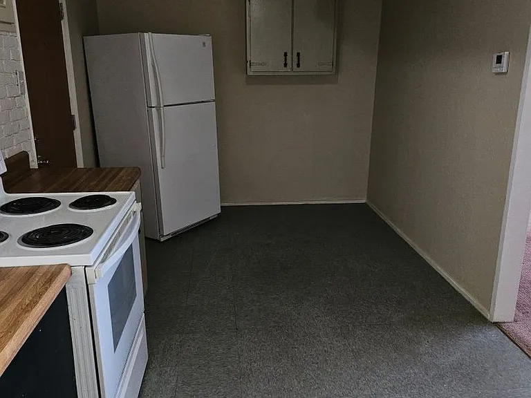 8936 Commercial Blvd — Photo 2