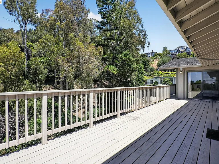 525 Hampton Rd — Photo 12