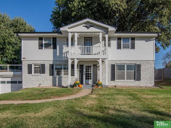 4638 Manchester Dr, Omaha, NE 68152