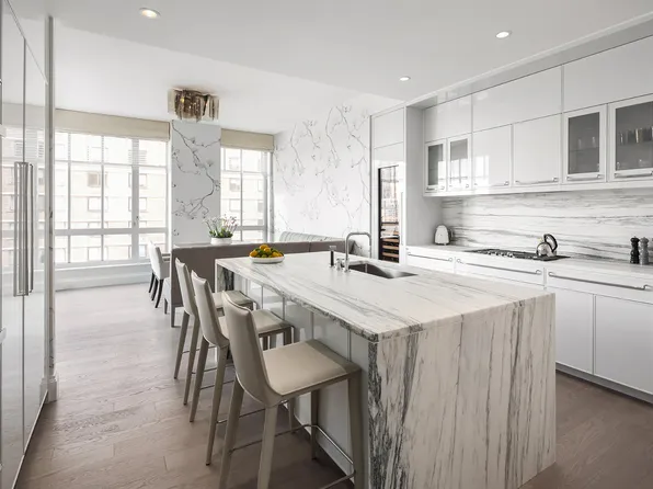 200 East 95th Street 19A image 3 of 24