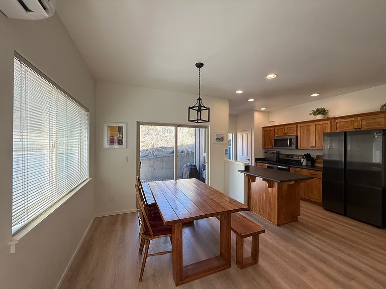 1731 NE Lotus Dr #1 — Photo 2