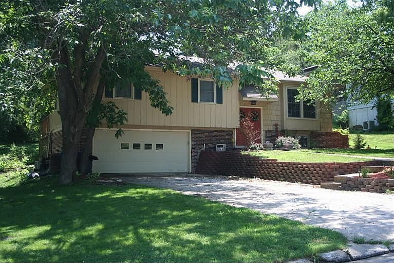 1st image of 329 Elm Tree Dr