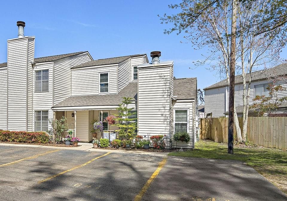 1st image of 639 Cedarwood Dr #639