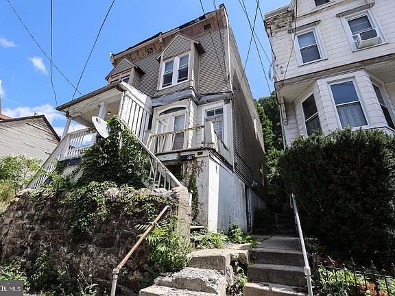 3rd image of 543 E Norwegian St