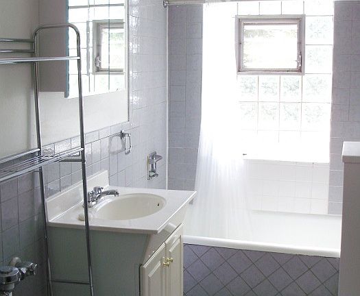 2nd image of 1524 W Berteau Ave #2