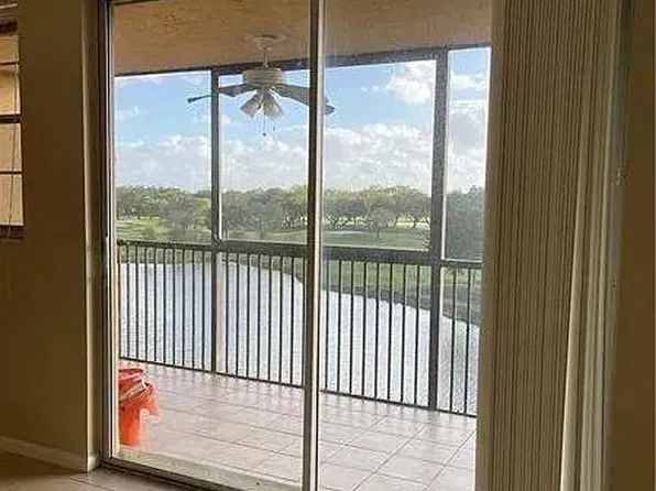 3001 W Rolling Hills Cir, Davie, FL
