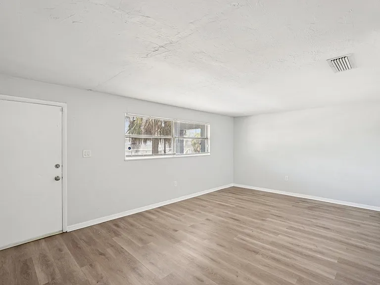 Heritage Palms Apartments — Photo 10