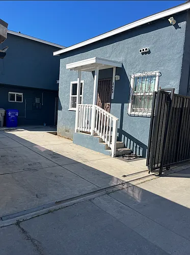 2444-46 Commercial St #2446 Photo 1
