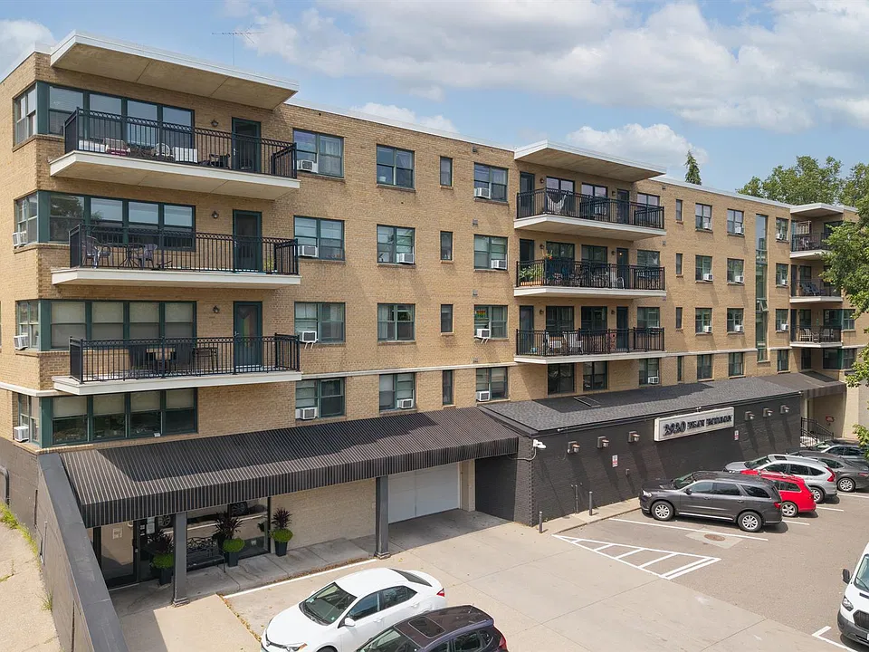 2920 Dean Parkway Apartments
