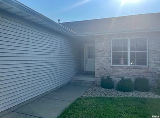 704 Heathrow Ln, Rochester, IL 62563