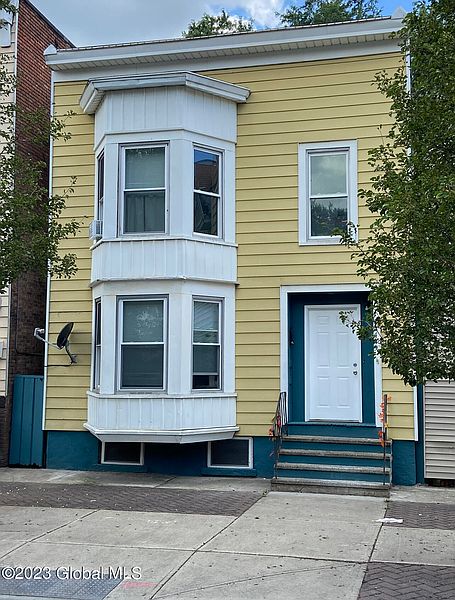 2nd image of 449 3rd St Street
