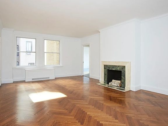 4th image of 3 E 77th St #9CD