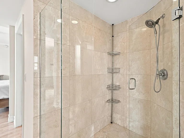 101 SE 20th Ave #501 — Photo 21
