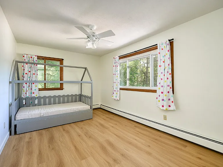 565 Transit Ave — Photo 9