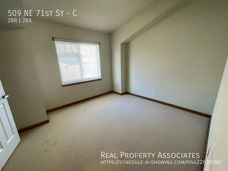 509 NE 71st St #C — Photo 10