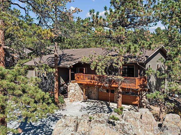 5th image of 1081 Pine Knoll Dr