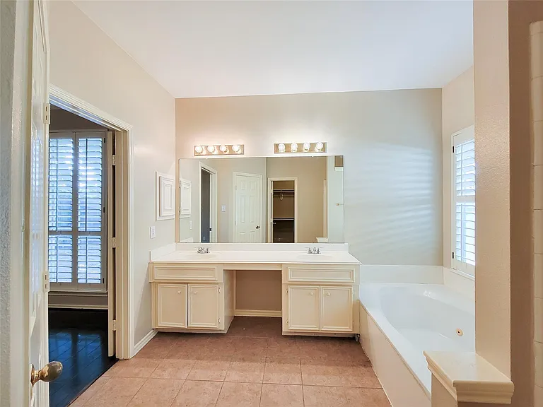 4106 Creek Ridge Ln — Photo 28