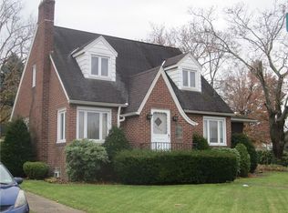 2324 Adams St, Natrona Heights, PA 15065