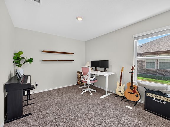 3rd image of 1403 Community Way