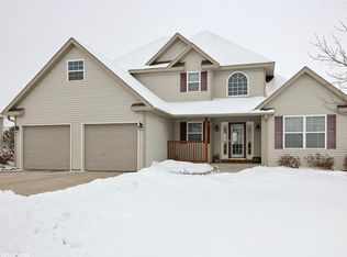 1566 Pine Ridge Ct, Mayville, WI 53050