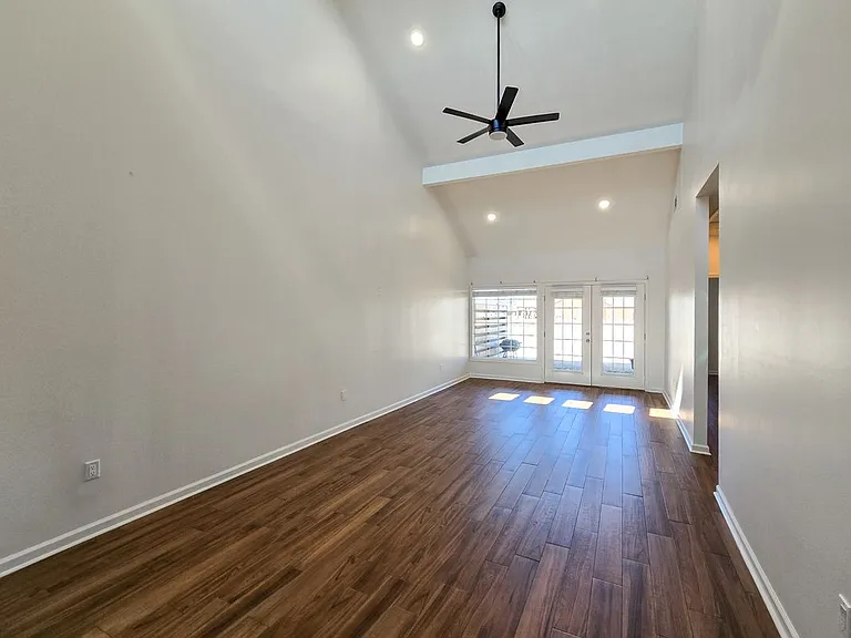 4804 Antosh Cir #4 — Photo 4
