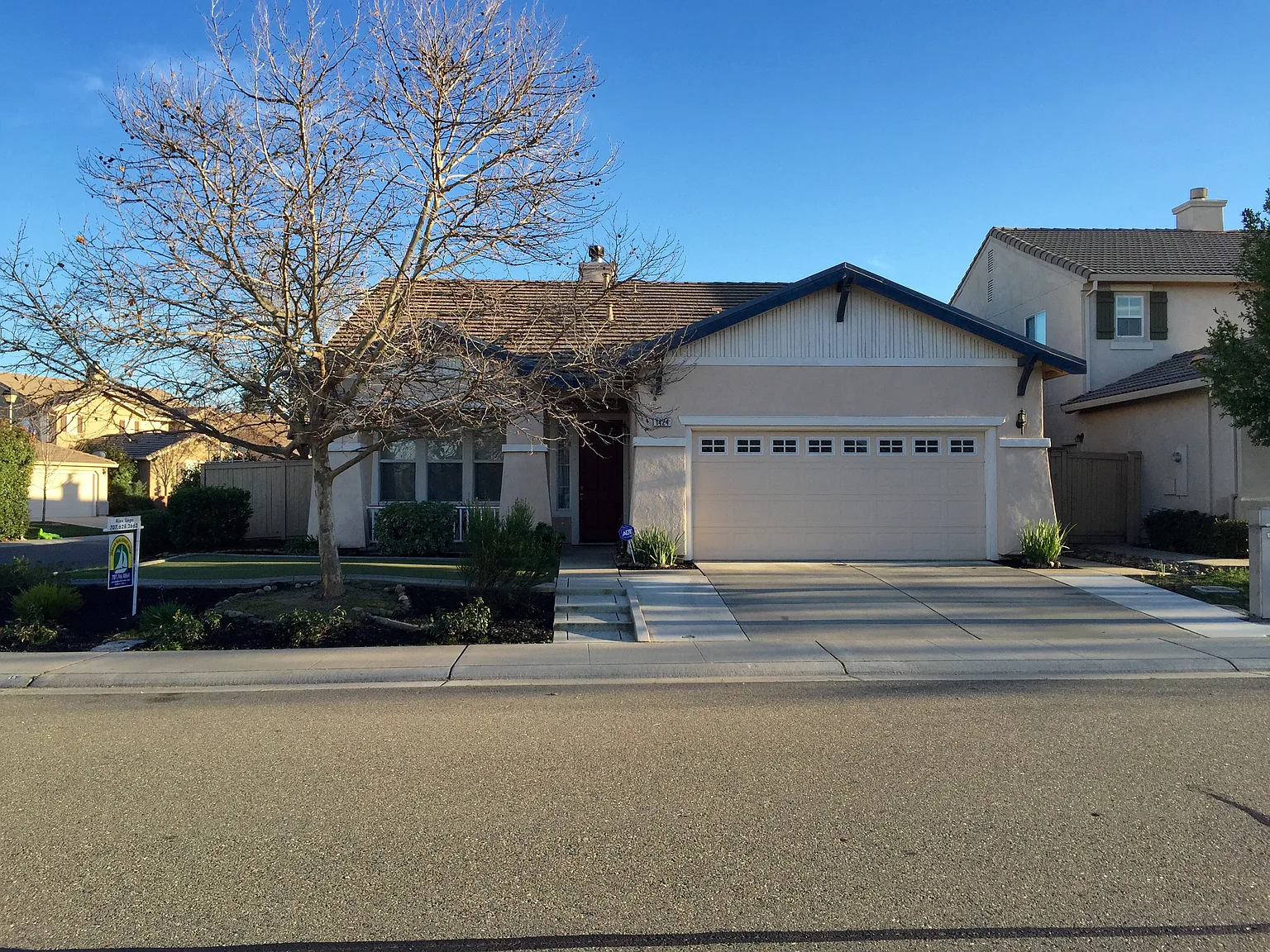 1424 Sandhill Dr photo 1