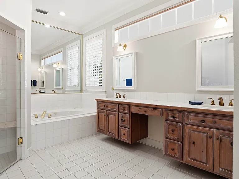 9648 Bryanston Dr — Photo 13