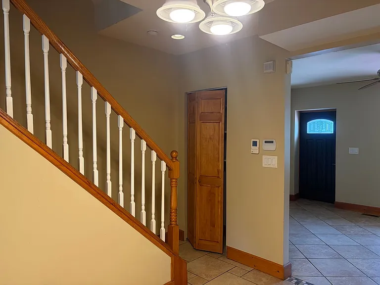 214 Grape St — Photo 10