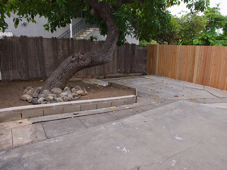 Mariposa Ave — Photo 3