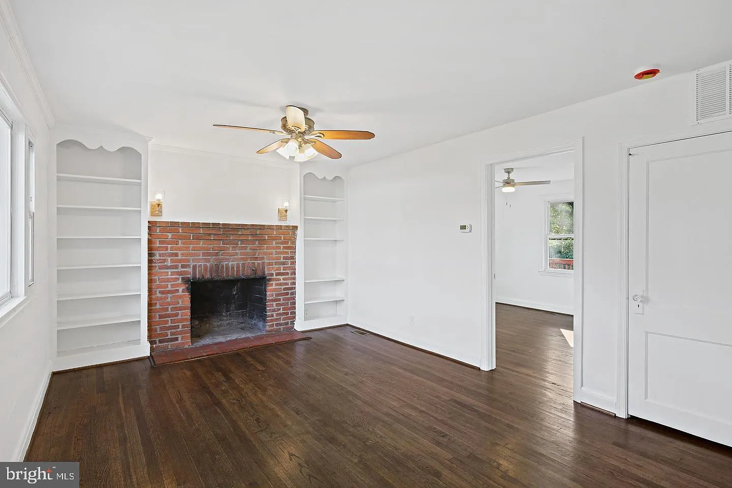 3 bed, 2.5 bath, 1152 sqft, $2,900 — Photo 3