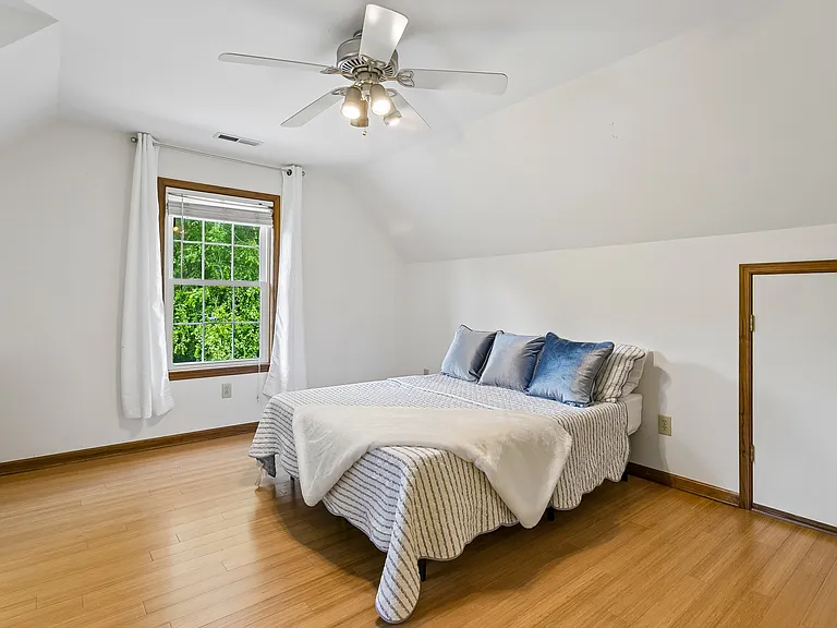 7976 Laura Ann Ln — Photo 31