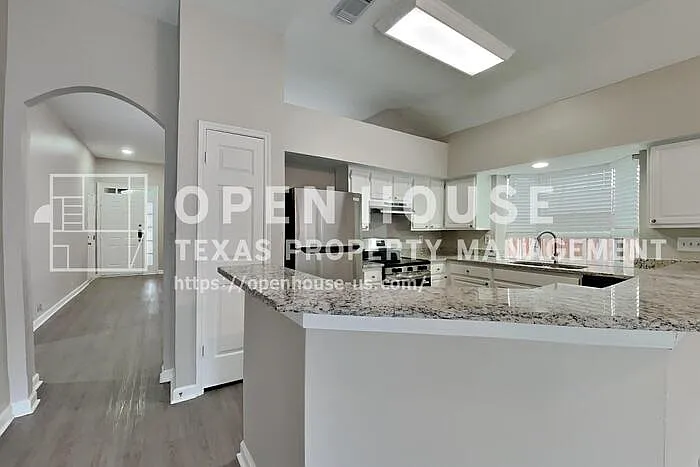 5026 Maple Brook Ln — Photo 7
