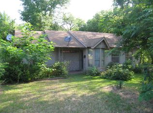 1207 Fairway Dr, Longview, TX 75604