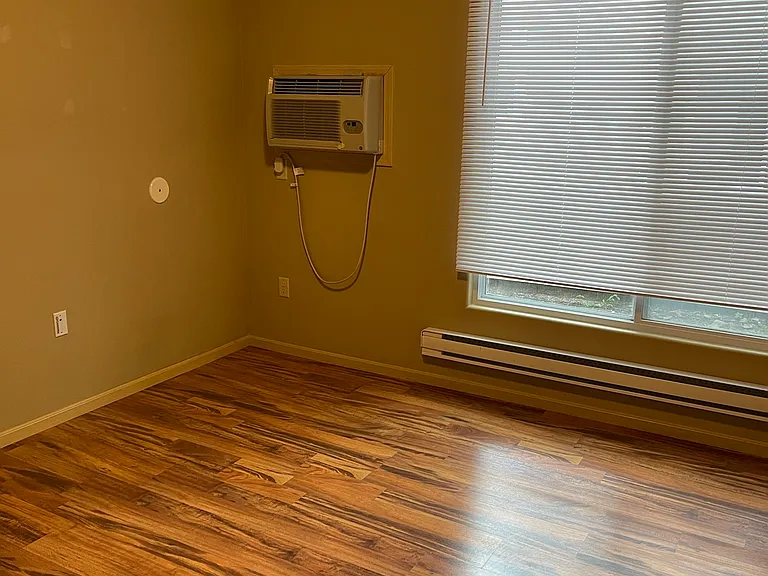 328 N Dubuque St #1 — Photo 4