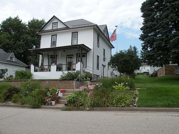 2nd image of 610 1st St