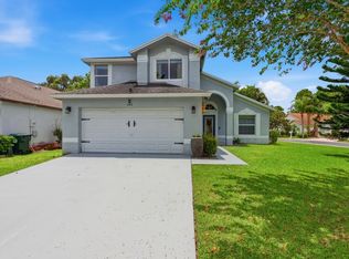 360 Hammocks Trl, Greenacres, FL 33413