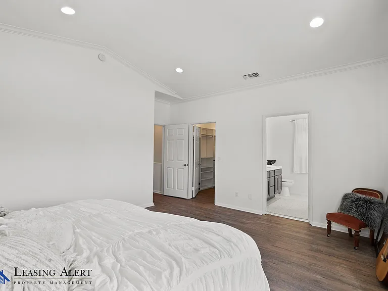 20300 Vanowen St #36 — Photo 18