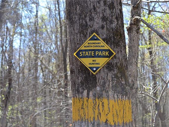 3rd image of 208 Twin Springs Rd