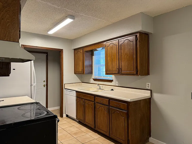 3308 Gwendolyn Ln — Photo 7