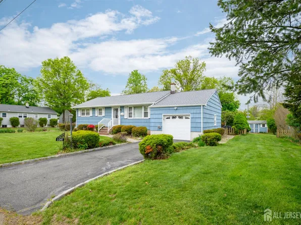 136 Roberts Ave W, Piscataway, NJ 08854