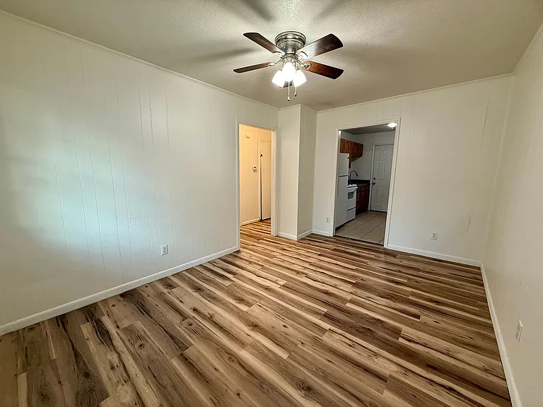 3705 Griffin St — Photo 3