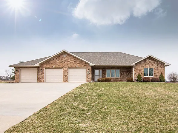 15873 White Oak Dr, Peosta, IA 52068