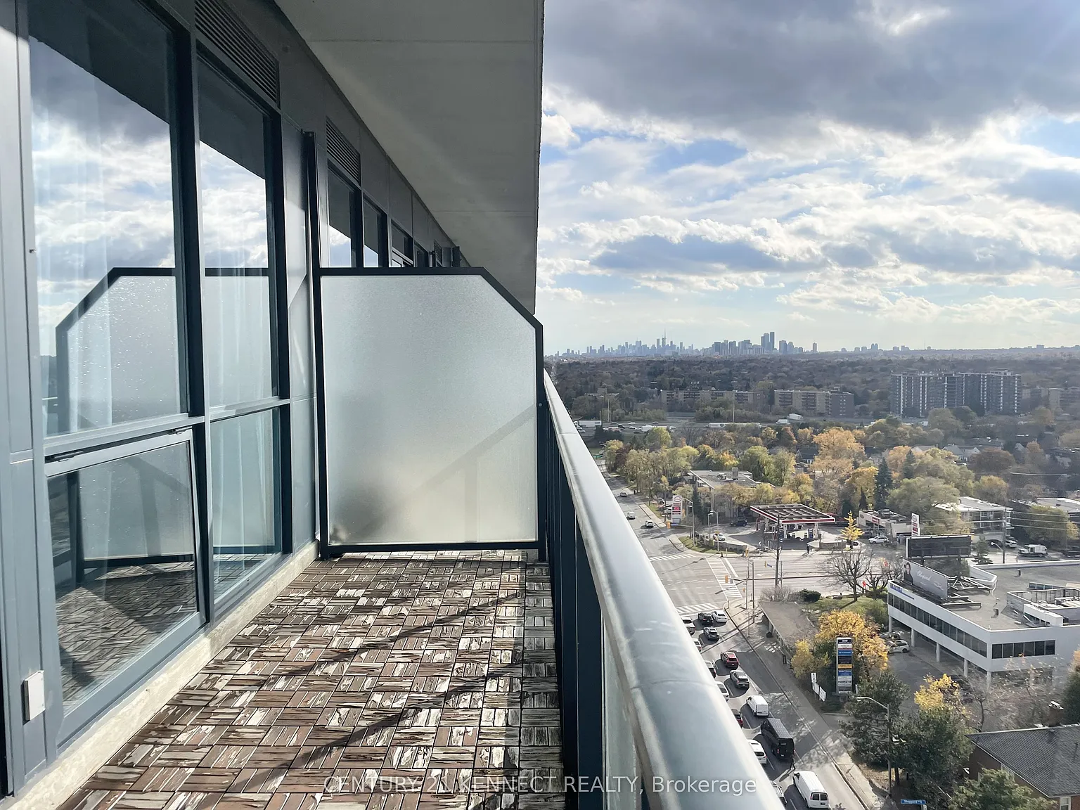 The Arc Condos — Photo 4