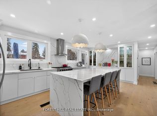 4 Holman Cres, Aurora, ON L4G1Z9