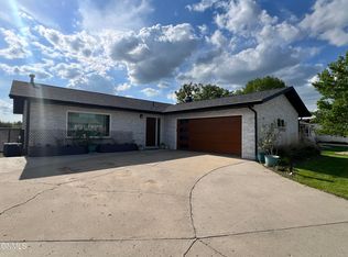 2113 9th Ave E, Williston, ND 58801