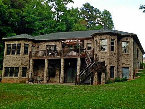 3rd image of 3414 Bay Ct